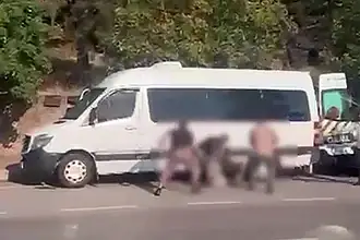 Gebze'de Dehşet: 4 Kişi Bir Kişiyi Demir Sopalarla Kovalayıp Darbetti