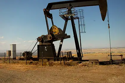 Hürmüz Boğazı'nda Gerilim: Brent Petrol 85 Doları Aştı