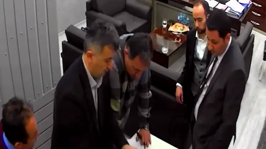 İmamoğlu Davasında Tuncay Yılmaz Fenalaştı Hastaneye Kaldırıldı