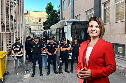 İzmit Belediyesi Soruşturması: Fatma Kaplan Hürriyet ve Şüpheliler Sağlık Kontrolünde!