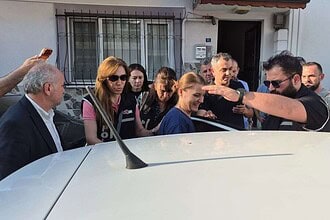 İzmit Belediyesi’ne Düzenlenen Operasyonda Başkan Fatma Kaplan Hürriyet ve CHP İzmit İlçe Başkanı Gökhan Ercan Gözaltına Alındı