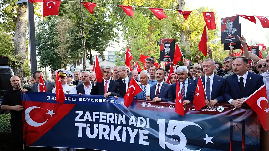 İzmit Milli İrade Meydanı'nda 15 Temmuz Anması: Kortej 19.45'te
