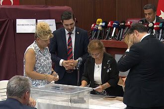 İzmit Belediye Başkanvekilliği Seçiminde İlk Tur Tamamlandı: Lütfü Obuz 21, Hayrettin Ünlü 13 Oy Aldı!
