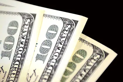 Kapalıçarşı'da Güne Sürprizli Açılış: Dolar Yükseldi, Euro Geriledi
