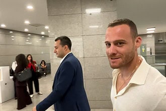 Kerem Bürsin "Ahbaplar" Soruşturmasında İfade Vermek Üzere Adliyeye Geldi