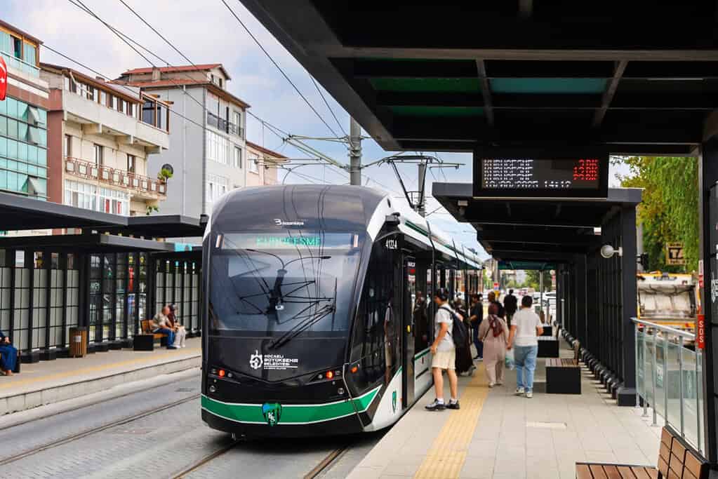 Akçaray Kuruçeşme Tramvay Durakları ve Çalışma Saatleri 2026