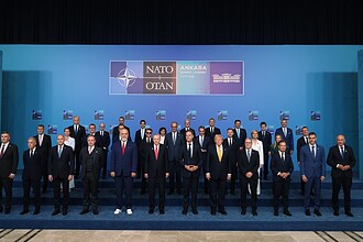 Cumhurbaşkanı Erdoğan'ın 36. NATO Zirvesi’ndeki Devlet ve Hükûmet Başkanları ile Fotoğrafları!