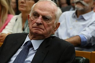 Önder Sav CHP'den İstifa Etti: "Derin Üzüntü ve Tarifsiz Acı İçindeyim"