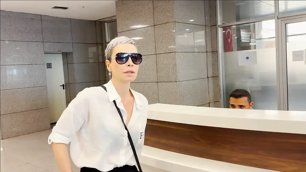 Öykü Serter "Ahbaplar" Soruşturmasında İfade İçin Adliyeye Geldi