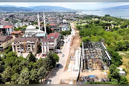 Başiskele'de Selahattin Eyyübi Caddesi 2x2 Oluyor: D-130'a Alternatif Olacak