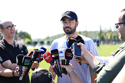 Selçuk İnan'dan Kocaelispor Transfer Açıklaması: "Daha Güçlü Geliyoruz"