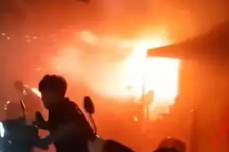 Tayland'ın Başkenti Bangkok'ta Barda Yangın Çıktı: En Az 27 Kişi Hayatını Kaybetti