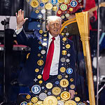 Donald Trump'ın Kripto Para Geliri 1 Milyar Doları Aştı!