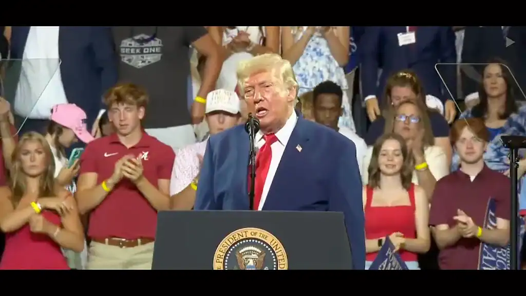 Trump: "İran Çok Ağır Darbe Alıyor, Anlaşmaya Hazır Değil"