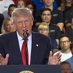 Trump: "Lütfen, Abluka Olmasın Diye Yalvarıyorlar"