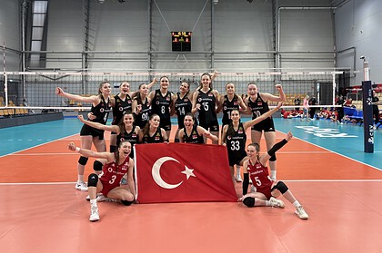 U18 Kadın Milli Voleybol Takımı Avrupa Şampiyonası'nda Finalde: Türkiye 3 - 1 Macaristan