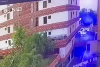 Venezuela'daki Depremde Bir Binanın Çökme Anı Kamerada