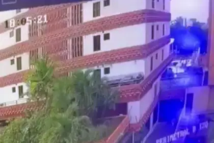 Venezuela'daki Depremde Bir Binanın Çökme Anı Kamerada