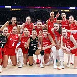 Osaka'da Sultanlar Rüzgarı! A Milli Kadın Voleybol Takımı Japonya'yı Evinde Devirdi!