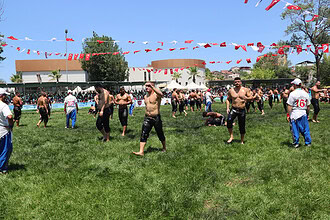 Kandıra Tarihi Namazgâh Yağlı Pehlivan Güreşleri 15 Temmuz’da Başlıyor!