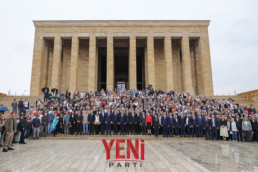 YENİ Parti MYK Üyeleri Belli Oldu: Özgür Özel Başkanlığında Yeni Yönetim Kadrosu