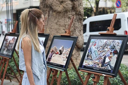 İzmit Cumhuriyet Bulvarı’nda Duygulandıran Fotoğraflar!