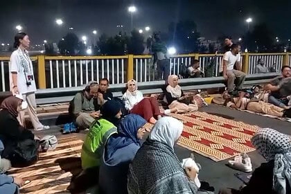 500 Aktivistlik Filistin Konvoyu Halil İbrahim Sınır Kapısı'nda Durduruldu