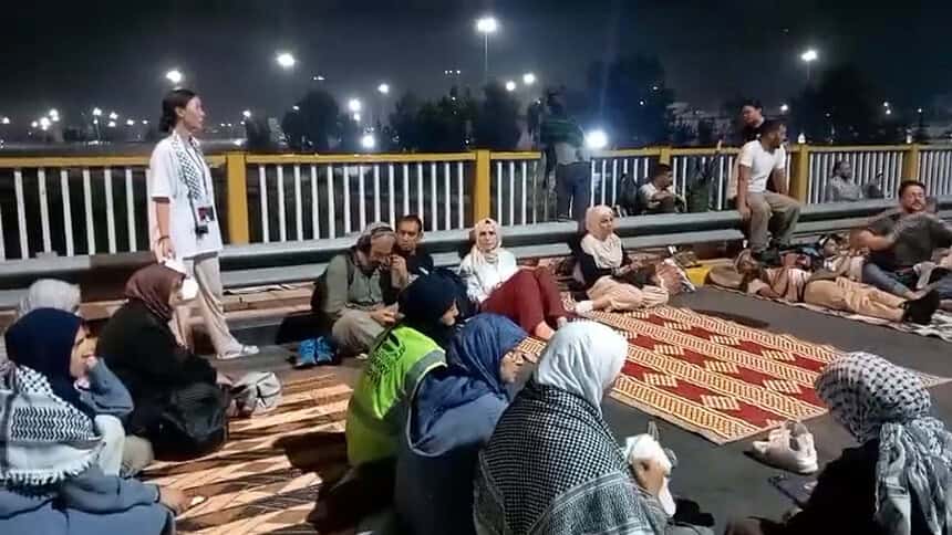 500 Aktivistlik Filistin Konvoyu Halil İbrahim Sınır Kapısı'nda Durduruldu