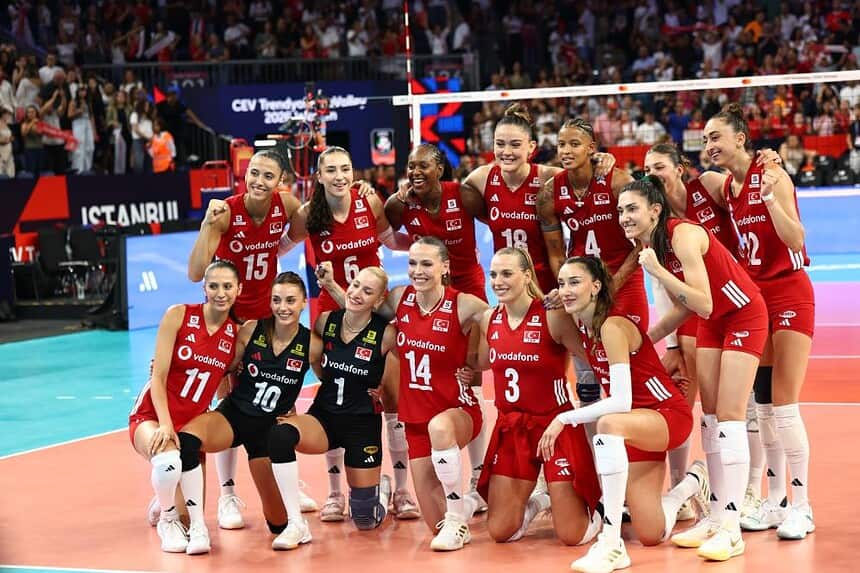 A Milli Kadın Voleybol Takımı, Avrupa Şampiyonası'na Galibiyetle Başladı