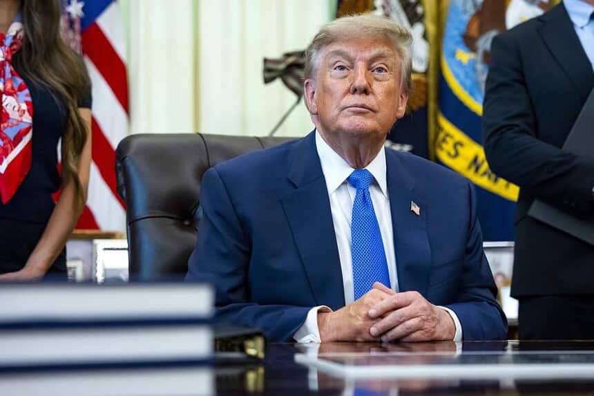 Trump: "İran Artık Sadece Konuşuyor, Harekete Geçemiyor"
