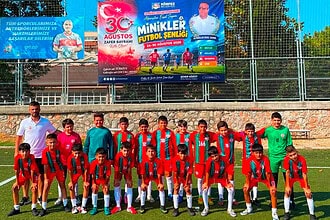 Körfez'de Alparslan Ersel Sayarı Anısına Minikler Futbol Şenliği: 13 Amatör Takım Sahada!