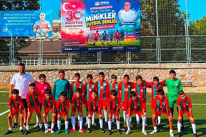 Körfez'de Alparslan Ersel Sayarı Anısına Minikler Futbol Şenliği: 13 Amatör Takım Sahada!