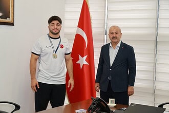 Kocaeli'deki Şampiyonluk Ay-Yıldızlı Formayı Getirdi: Alperen Tokgöz Akdeniz Oyunları Yolcusu!