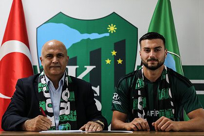 Kocaelispor Altyapı Oyuncusu Arda Özyar ile 5 Yıllık Profesyonel Sözleşme İmzaladı!