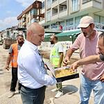 Körfez Atalar Mahallesi’nde Asfalt Çalışması Başladı: Başkan Şener Söğüt Sahada İnceleme Yaptı!