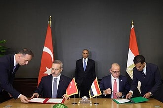 Bakan Fidan, Mısır ile çeşitli alanlarda iş birliğine ilişkin üç belge imzaladı