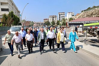 Başkan Büyükakın'dan Çayırova Uğur Mumcu Caddesi'nde İnceleme: Altyapı Ve Üstyapı Tamamen Yenilendi!