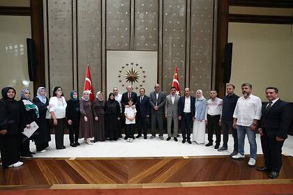 Cumhurbaşkanı Erdoğan, Kahramanmaraş’taki Okul Saldırısında Hayatını Kaybeden Öğrencilerin Ailelerini Kabul Etti