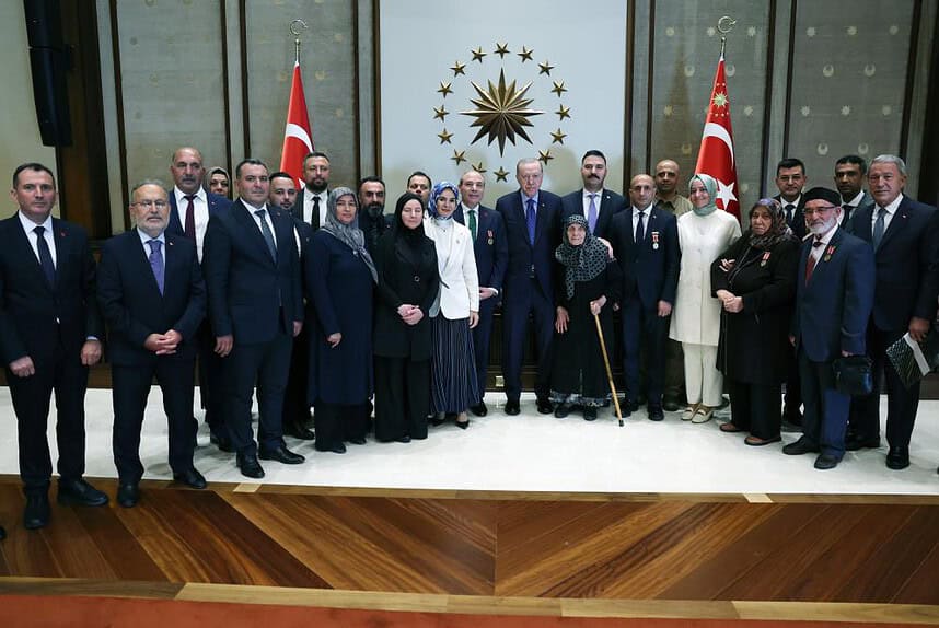 Cumhurbaşkanı Erdoğan Şimdiye kadar şehitlerimizin emanetlerine ve gazilerimize devletimizin tüm imkânlarını seferber ederek sahip çıktık