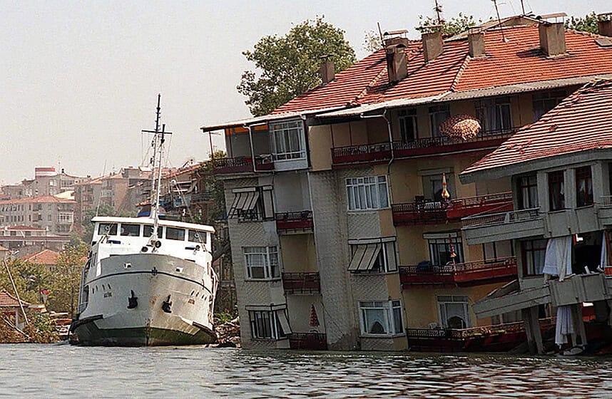 17 Ağustos'un Yıl Dönümünde Kocaeli Depreme Karşı Bilimi Rehber Alıyor!