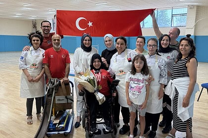 Dünya Şampiyonu Havva Alyurt’a Sürpriz Kutlama