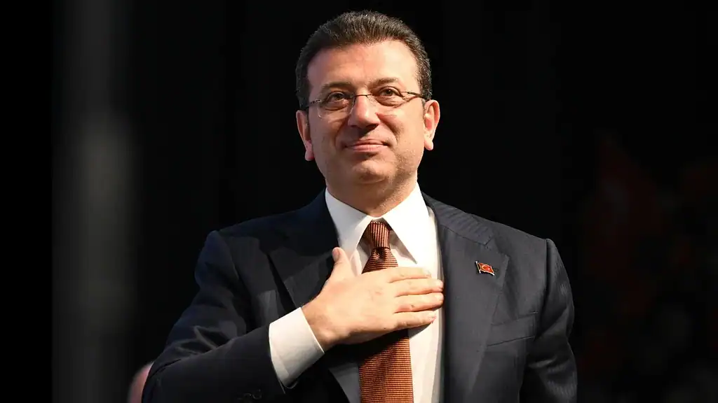 Ekrem İmamoğlu, CHP’den istifa etti