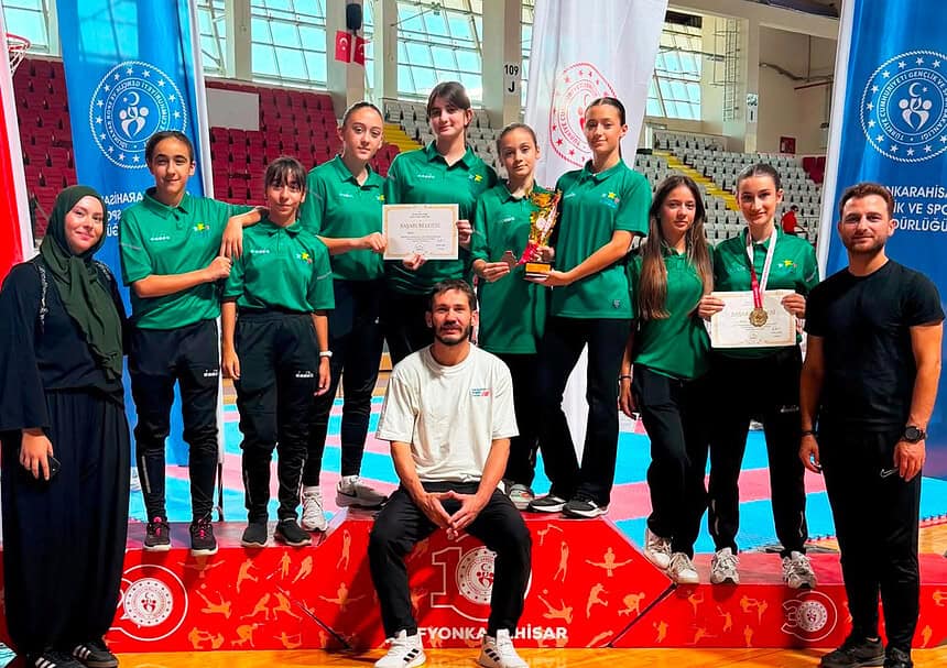 Kocaeli Ve Körfez’e Karate Gururu: Kocaeli Kız Takımı Ve Elif Ecrin’den Türkiye Derecesi!