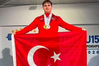 Kağıtsporlu Emirhan Çetinkaya Kosova’dan 3 Altın Madalyayla Dönüyor!