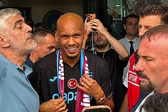 Trabzonspor'un Yeni Transferi Fabinho Türkiye'ye Geldi: Yıldız Orta Saha Havalimanında Karşılandı!