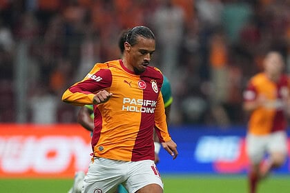 Galatasaray Hazırlık Maçında Villarreal’e 2-1 Mağlup Oldu: Okan Buruk Kırmızı Kart Gördü!