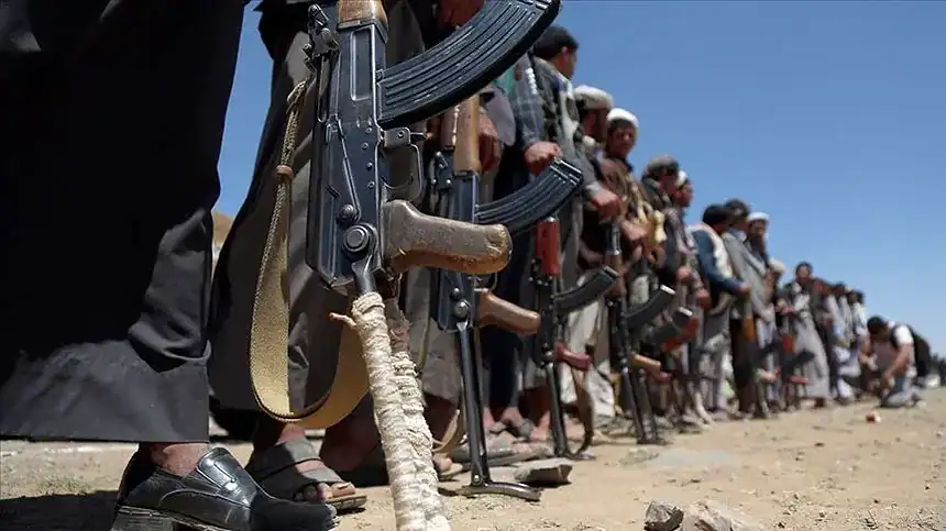 Husiler Suudi Arabistan'a Ait Askeri Yığınaklara Yönelik Geniş Çaplı Operasyon Düzenlendi