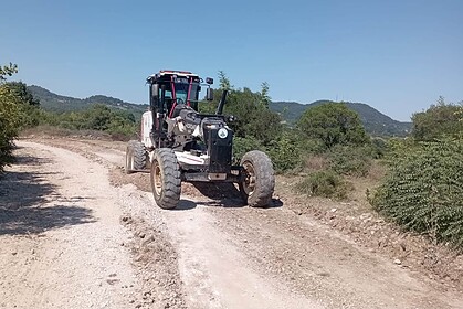 Kandıra Belediyesi’nden Fındık Üreticisine Büyük Destek: Arazi Yolları Hasat Öncesi Yenileniyor!