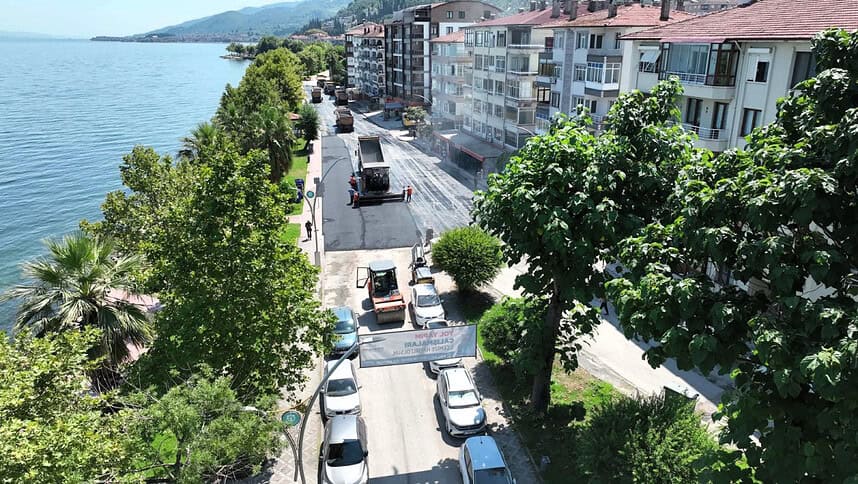 Karamürsel Plaj Yolu Caddesi Yenilendi