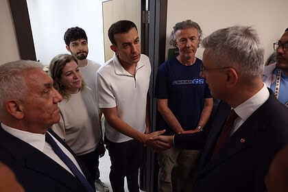 Sağlık Bakanı Kemal Memişoğlu'ndan Saldırıya Uğrayan Melih Meriç'e Hastane Ziyareti